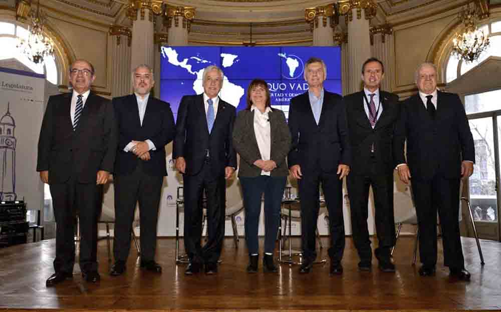 Cumbre de expresidentes en la Legislatura porteña