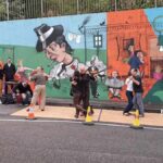 Artistas de La Boca pintaron murales con alegorías ribereñas en Manchester