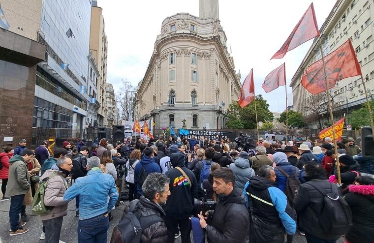 Villarruel en la Legislatura porteña: tensión en el vallado y dentro del palacio legislativo