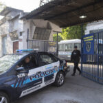 Tras brote psicótico reducen al efectivo policial atrincherado en Barracas