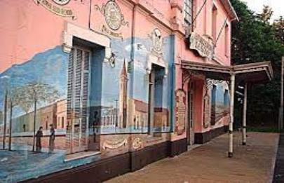 Recuperan los murales de la estación Villa Lugano