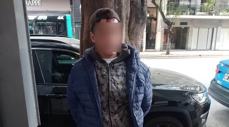 Retiro: un hombre invitó a dormir a su casa a un sin techo que lo golpeó y le robó electrodomésticos