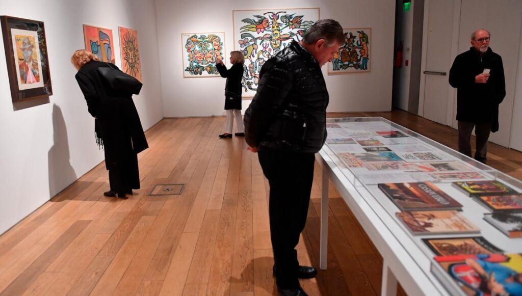 Muestra por los 100 años de Páez Vilaró, el artista de los murales en la estación Carlos Gardel del Abasto