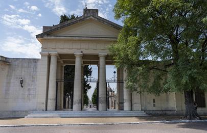 El Gobierno porteño cuenta como espacio verde al cementerio de Flores