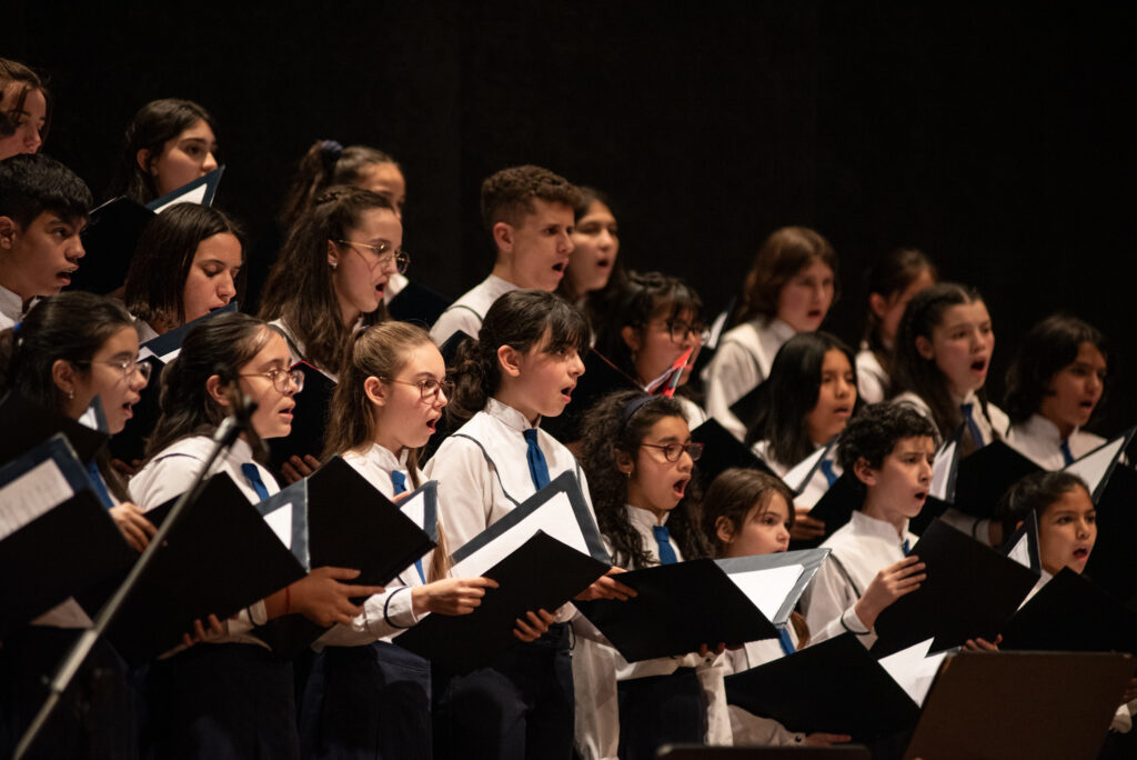 El Coro Nacional de Niños se presenta en el Teatro Colón