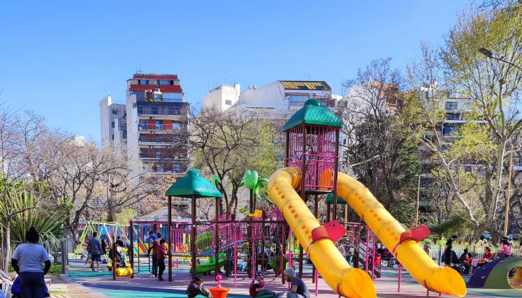Nuevos juegos en patios y plazas porteñas