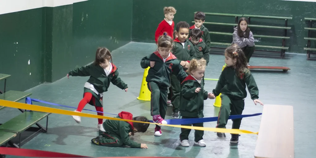 ¿Cómo inician la actividad deportiva en el Buenos Aires School? 