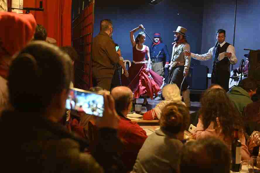 Espacios culturales del Abasto participan en la segunda Noche de las Peñas