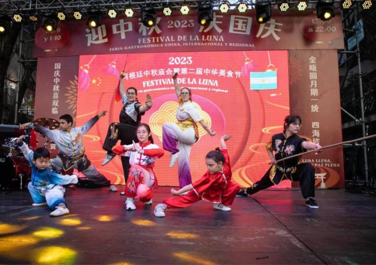 Belgrano: el Festival de la Luna reunió a miles de personas en el Barrio Chino