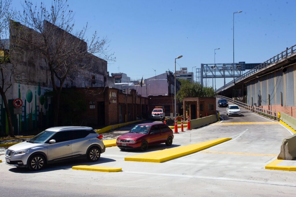 Autopista 25 de Mayo: habilitadas la bajada y la subida sin cabinas del peaje Alberti