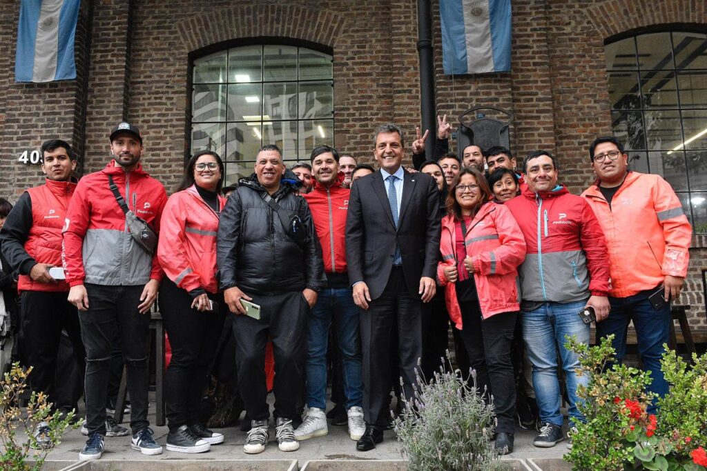 Sergio Massa se reunió con trabajadores de plataformas de delivery