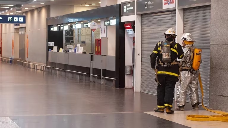 Costanera Norte: evacuaron un sector de Aeroparque por una falsa amenaza de bomba