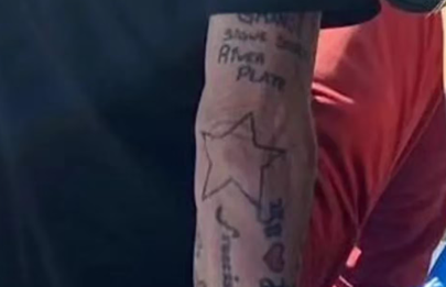 Locura en el futbol: Un hincha de River se infiltró en La Bombonera, terminó internado