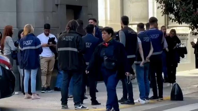 Dólar blue: la Policía Federal y AFIP realizaron operativos en la City porteña