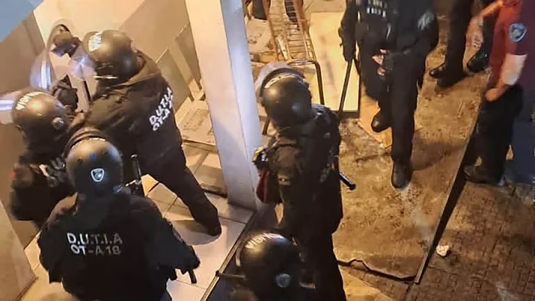Constitución: revuelta de presos en una comisaría fue custodiada por un helicóptero ante el miedo de una posible fuga