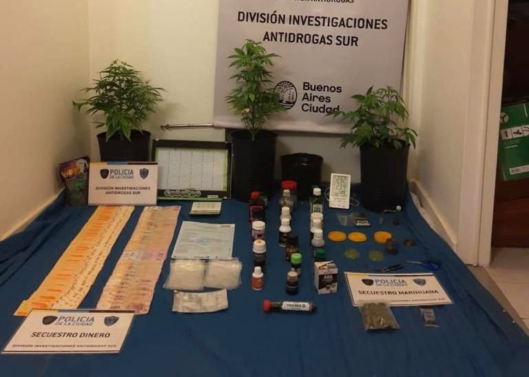 Comuna 9: tres detenidos en dos growshops por menores intoxicados
