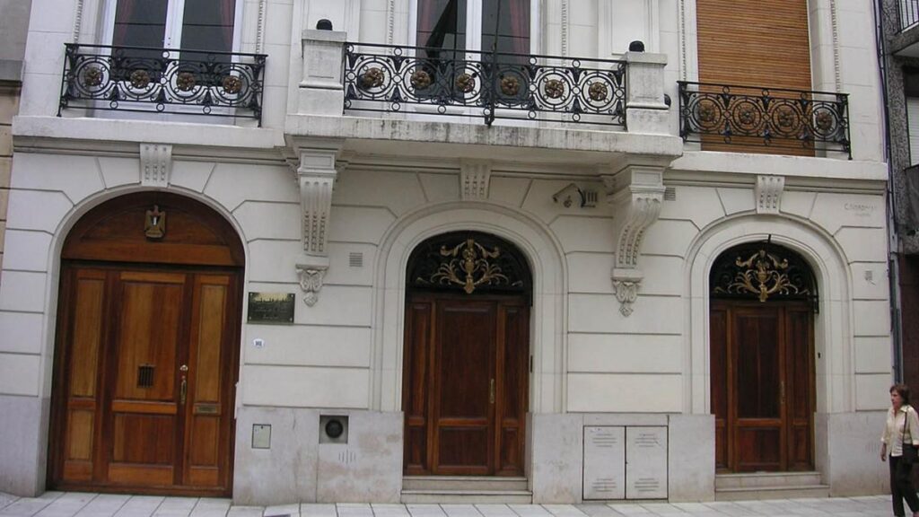 Recoleta: marcha a la Embajada de Palestina por la paz en Gaza