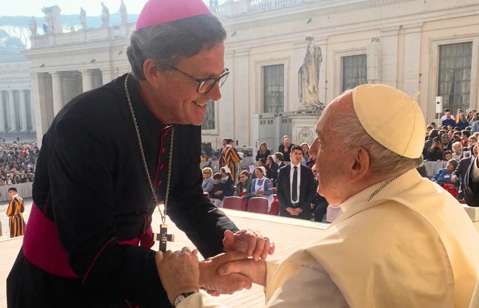 El arzobispo de Buenos Aires defendió al Papa Francisco ante la propuesta en la campaña de Milei de romper con el Vaticano