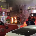 Voraz incendio destruyó un local de venta de ropa en Flores