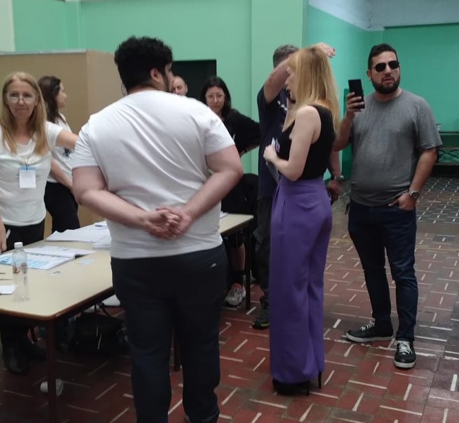 La votación de la candidata libertaria Lilia Lemoine terminó en escándalo