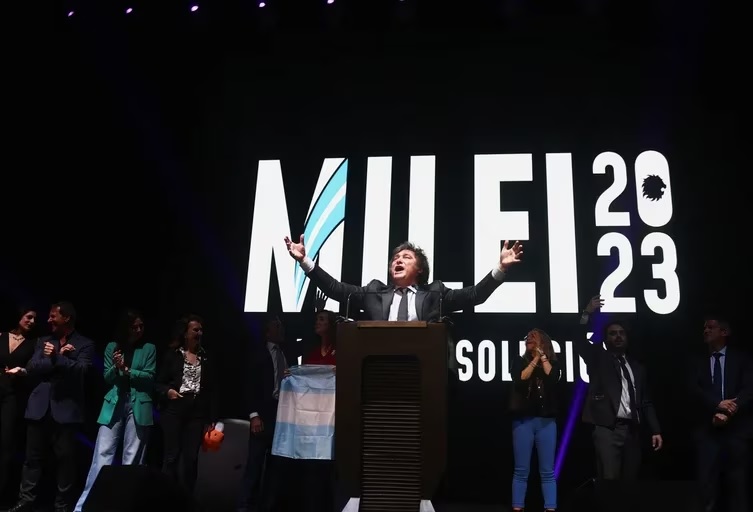 Javier Milei en el Movistar Arena llamó a ganar en primera vuelta “las elecciones más importantes” desde que Argentina tiene sufragio universal
