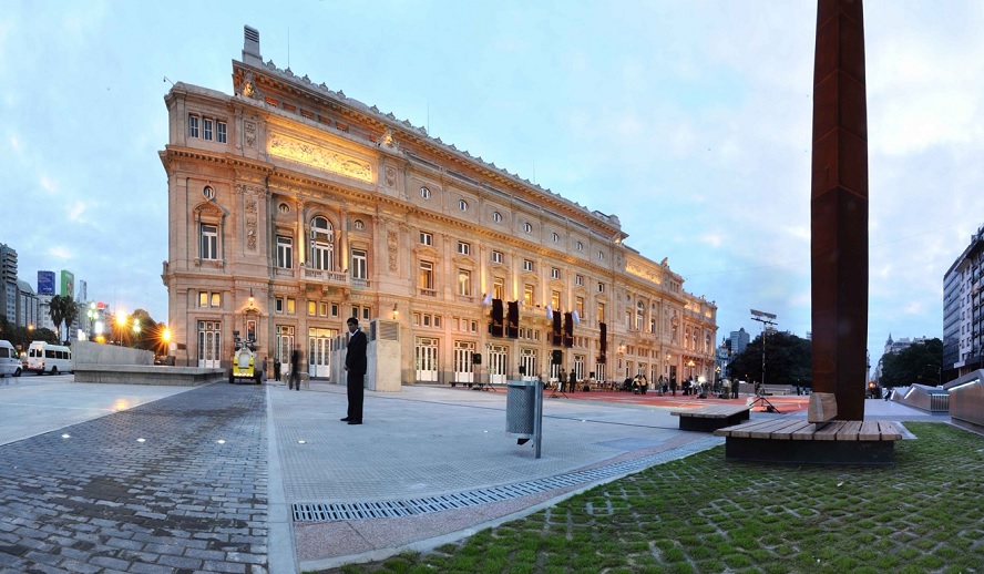 La UCR celebrará los 40 años de democracia en la Plaza del Vaticano del centro porteño