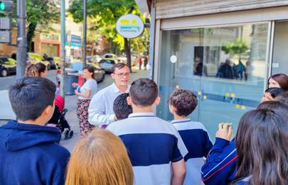 Visita de estudiantes a la sede comunal 7