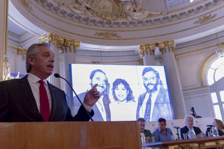 El presidente visitó la Legislatura por un homenaje Víctor “Tito” Pandolfi