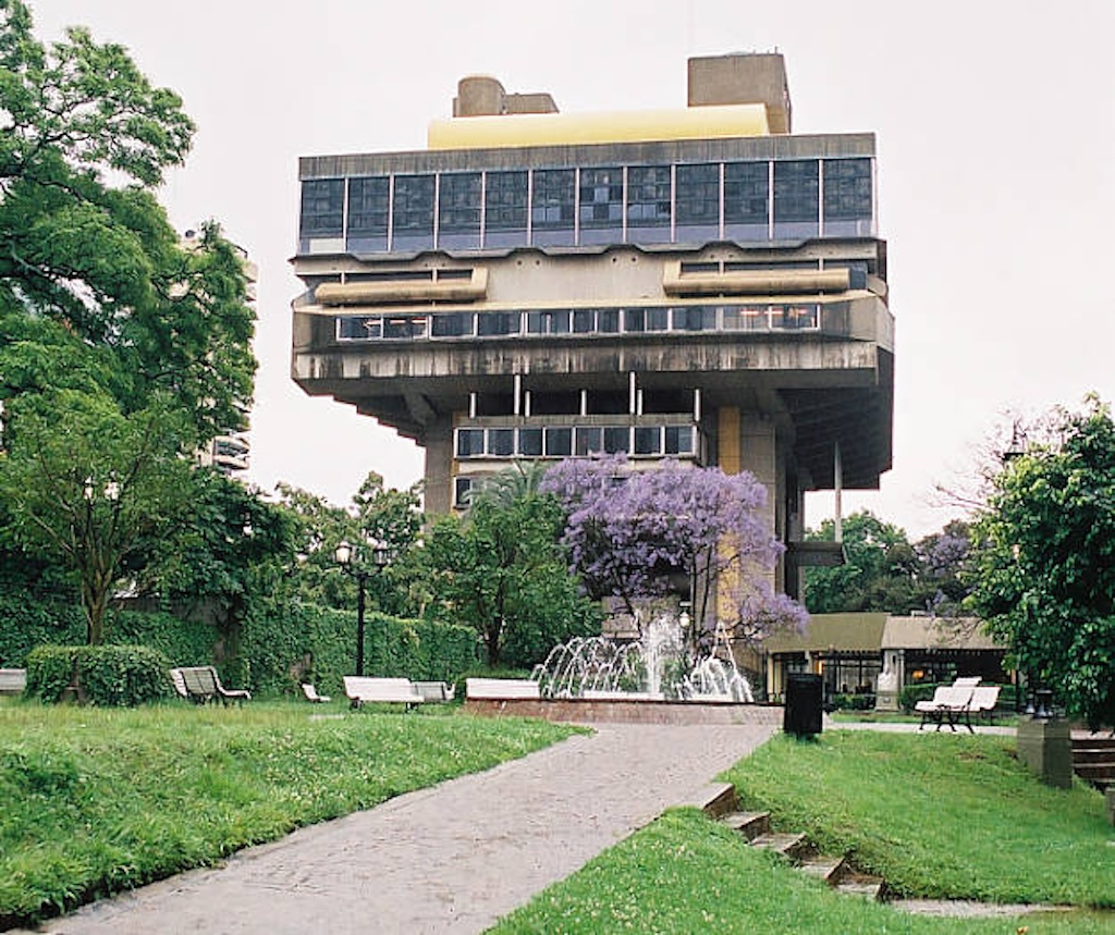 Google rinde homenaje al arquitecto Clorindo Testa