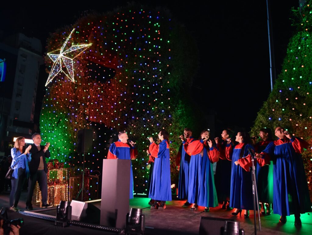 Jorge Macri participó del encendido del Árbol de Navidad en el Obelisco