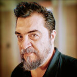 Eduardo Morales, un señor serio que hace reír en serio