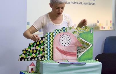  Garrahan llegaron títeres y marionetas para alegrara a los niños y niñas