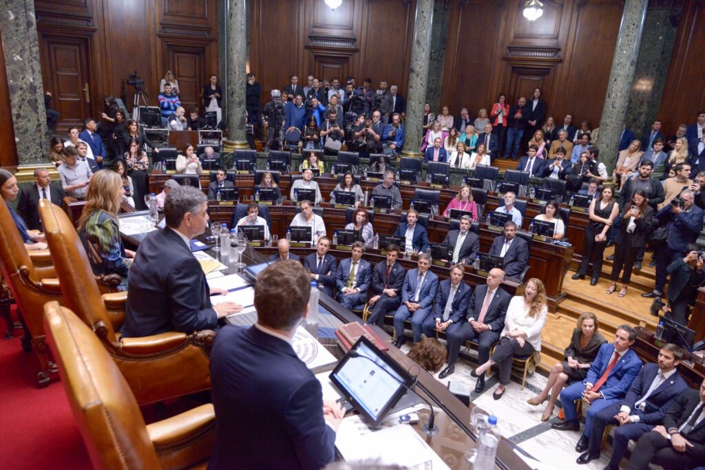 La reacción de los legisladores porteños ante el DNU y la Ley Ómnibus de Javier Milei