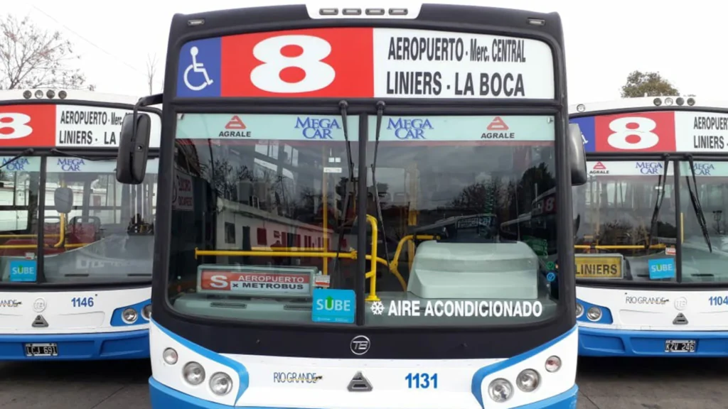 La Línea 8 de colectivos ya une Ezeiza con Aeroparque