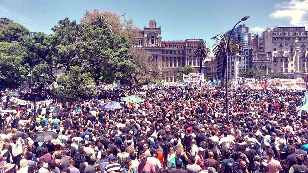 Interpelación a Waldo Wolff por la marcha de la CGT