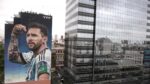 Martín Ron inauguró un mural dedicado a Messi en 9 de Julio y Belgrano a un año de año de Argentina campeón del mundo