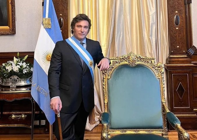 Javier Milei dijo que el DNU “podría ser una pre dolarización” y que a los cacerolazos fue “gente que sufre el síndrome de Estocolmo”