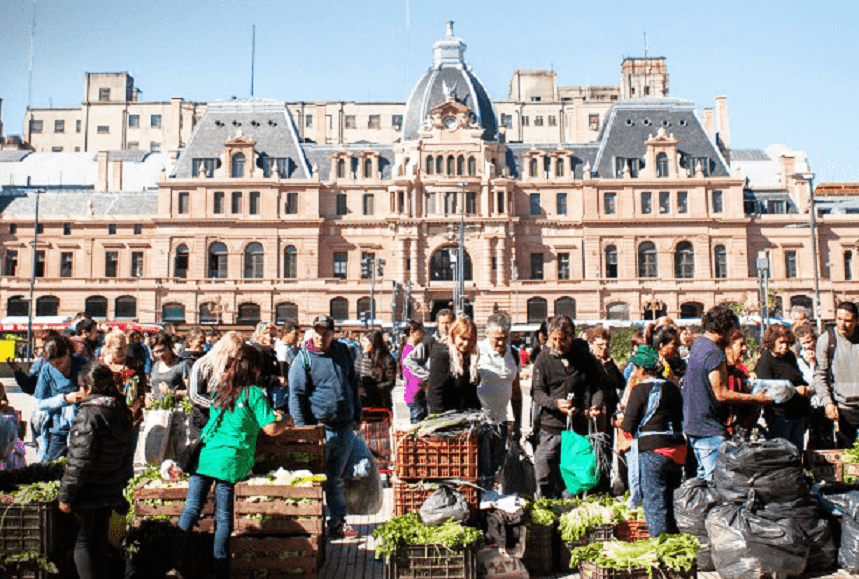 La UTT anunció un feriazo con precios populares de frutas y verduras en Plaza Constitución