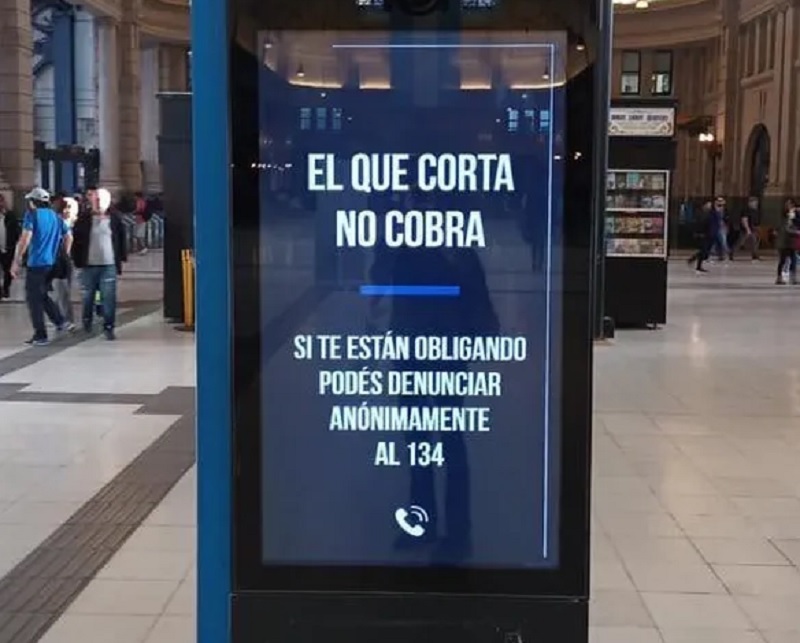 “El que corta no cobra”: el Gobierno nacional divulgó carteles y audios en las estaciones de tren contra los piquetes