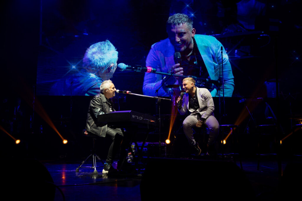 Alejandro Lerner y El Polaco reversionan Dentro de Mi