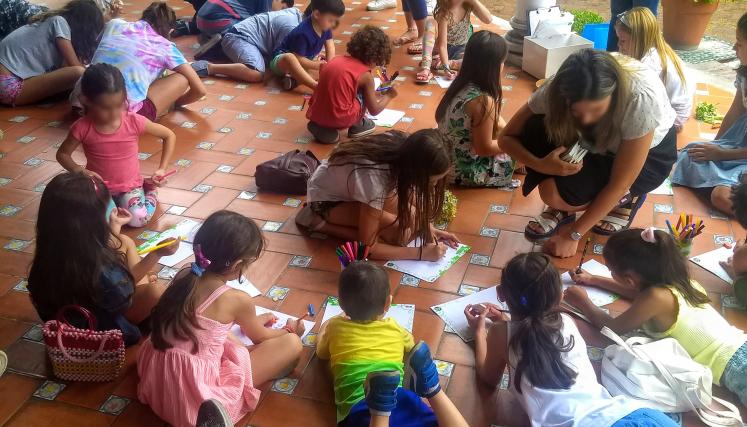 Verano en el jardín andaluz del Museo Larreta