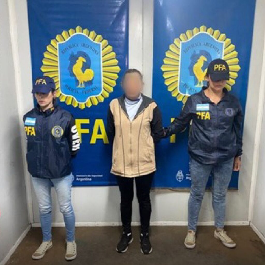 Explotación sexual en el Bajo Flores: siete detenidos y 30 mujeres rescatadas en el “Operativo Karaokes Coreanos”