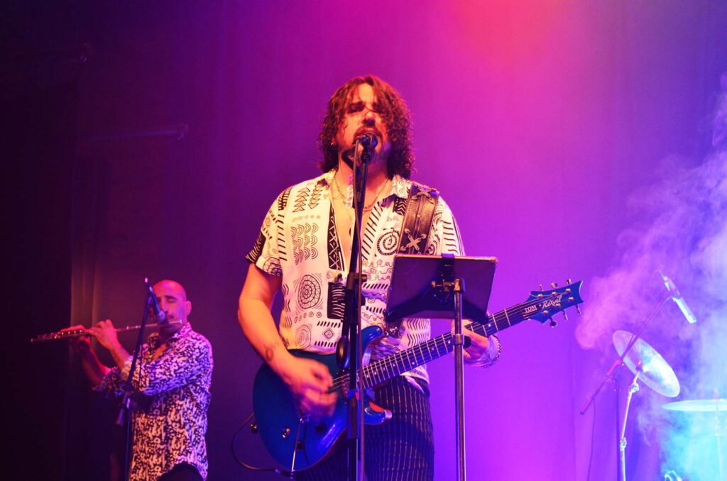 Remolinos se presenta en The Roxy con su Universo Soda & Cerati