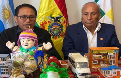 La comunidad boliviana celebra su Fiesta de la Alasita en el Indoamericano
