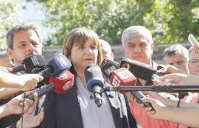 Bullrich fue al Churruca a saludar a los familiares de la niña asesinada