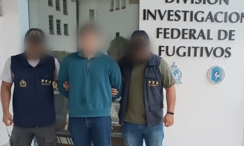 Alerta roja de Interpol: detuvieron en Monserrat a un prófugo ecuatoriano acusado de asesinar a una persona y arrojar su cuerpo a una laguna