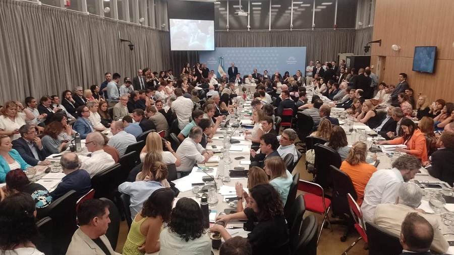 Luego de los cambios a la ley Ómnibus, se reúne el plenario de Comisiones y el oficialismo espera que haya dictamen