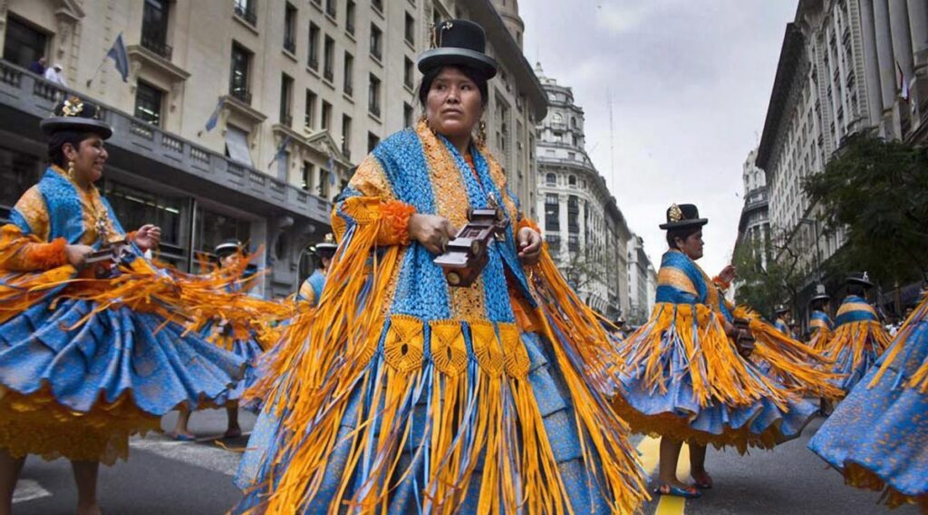 Censo 2022: el 21,7% de los migrantes del país vive en la Ciudad de Buenos Aires y las Comunas más elegidas con la 1, 8 y 3