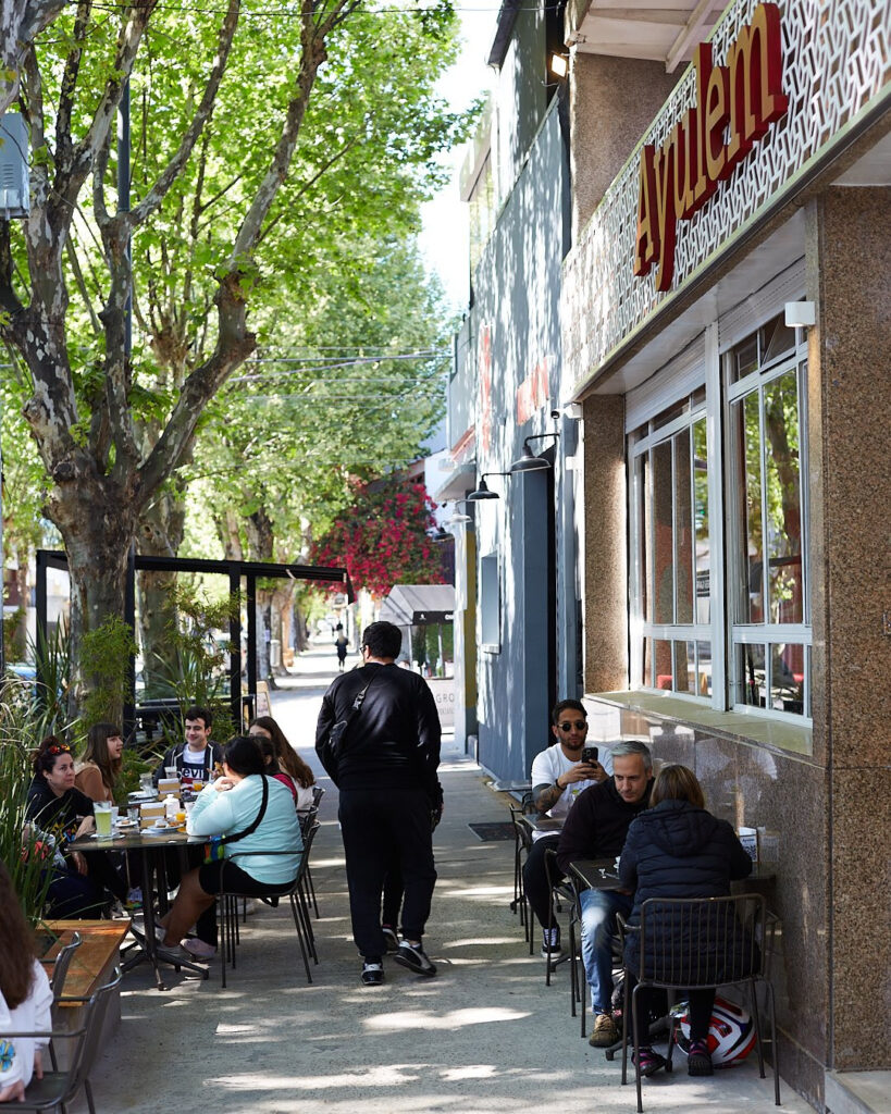 Violento robo a una mujer en una pastelería de Liniers