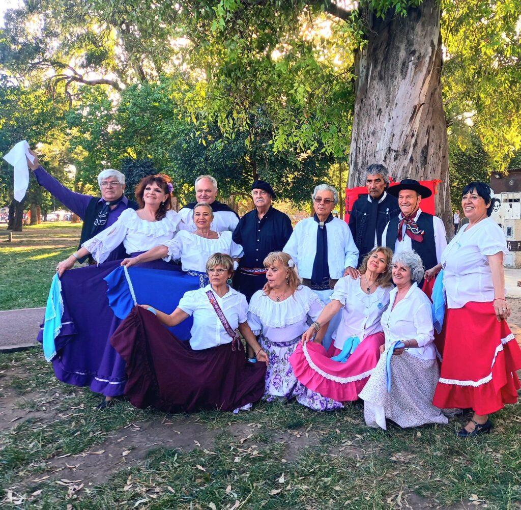 El Patio de Angélica celebra una “peña por la cultura” en el Club Loma de Saavedra
